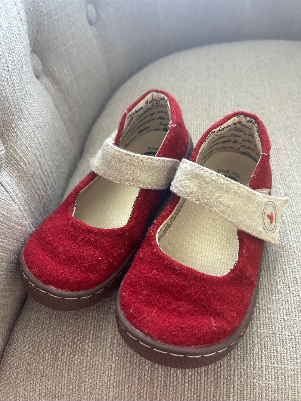 Toddler girls size 9 Velcro strap red felt like dress shoe Livie & Luca